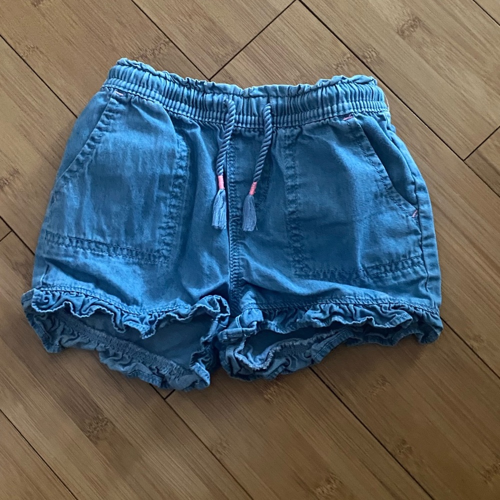 Adorable 2t Gap shorts